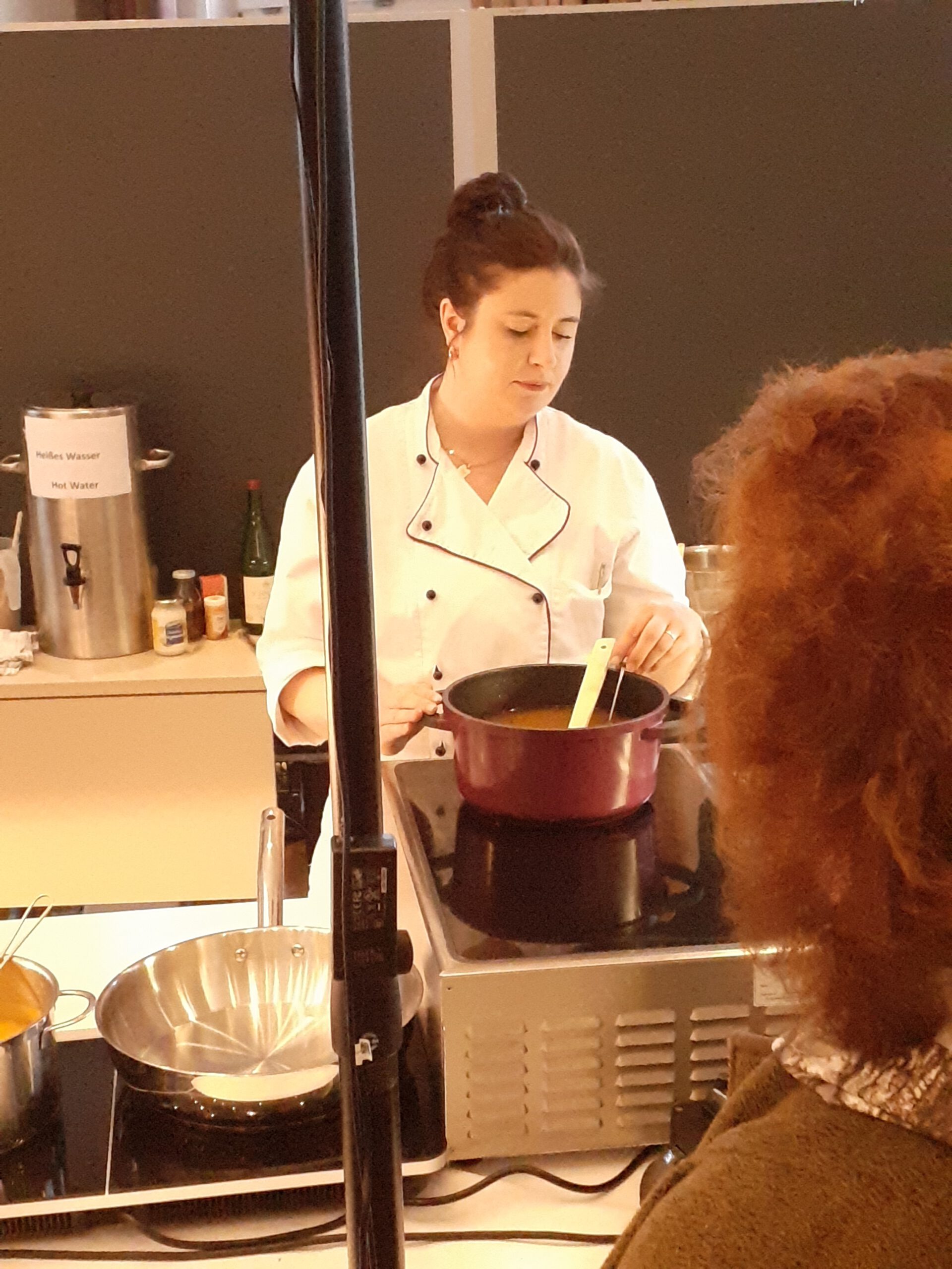 Foto Regine Holzapfel: Temperaturmessung Bienenwachs